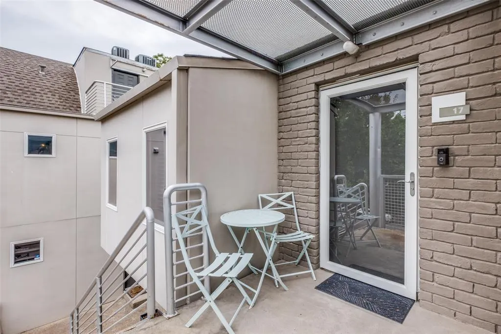 4231 Travis Street, #17