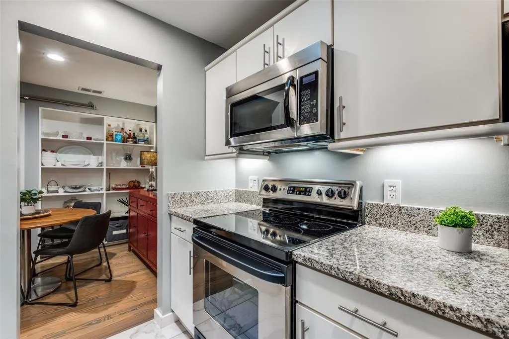4231 Travis Street, #17