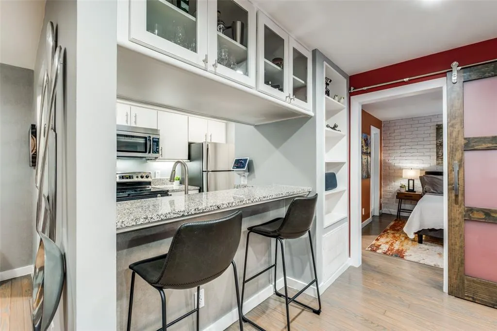 4231 Travis Street, #17