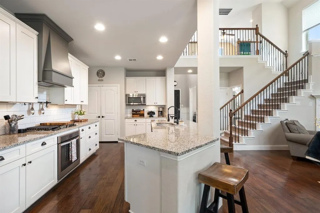 7705 Lake Worth Cove