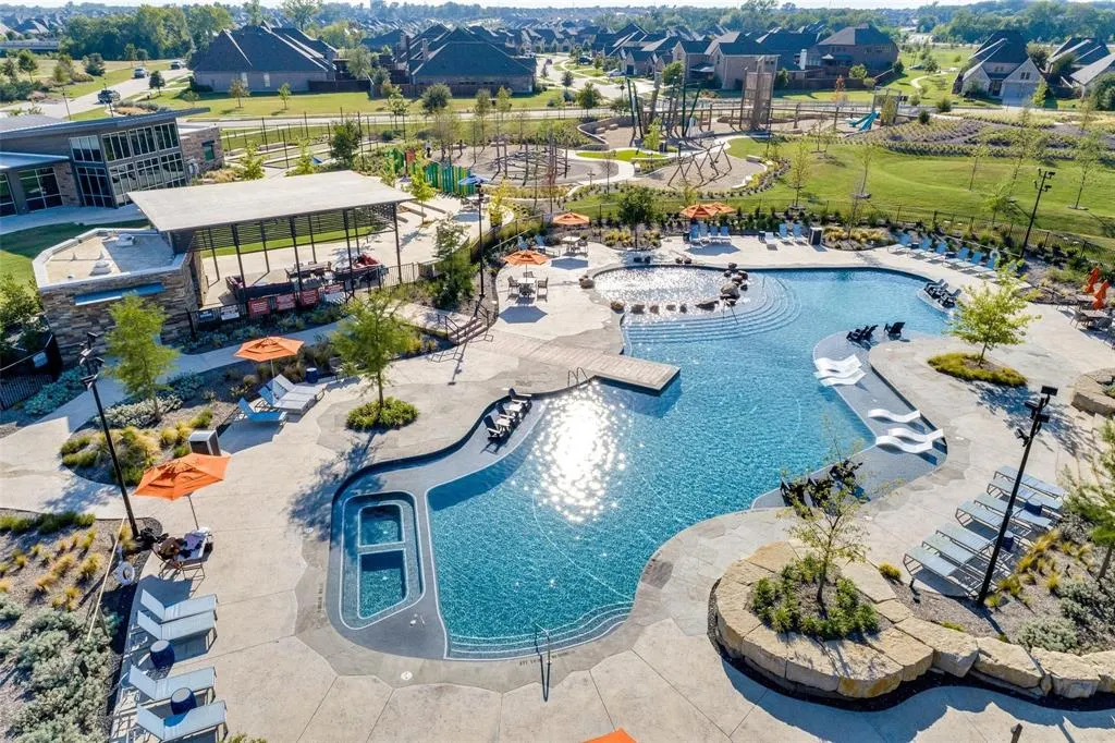 7705 Lake Worth Cove