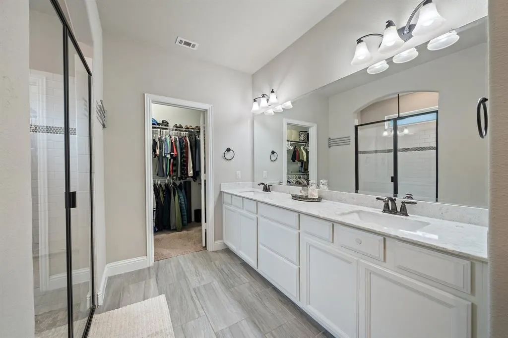 7705 Lake Worth Cove