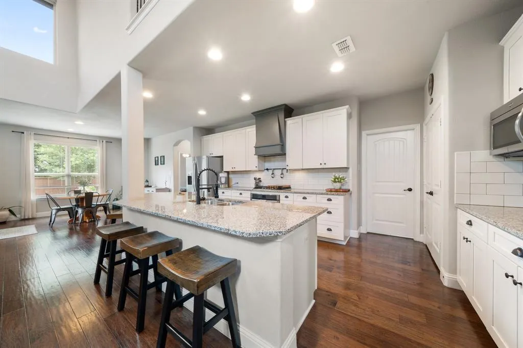 7705 Lake Worth Cove
