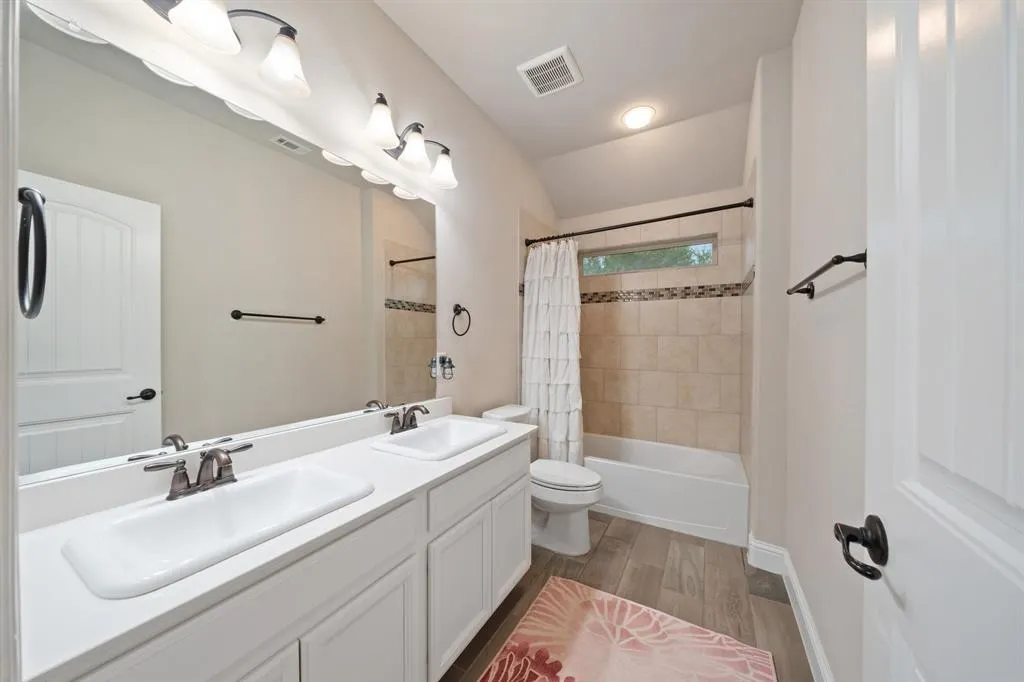 7705 Lake Worth Cove