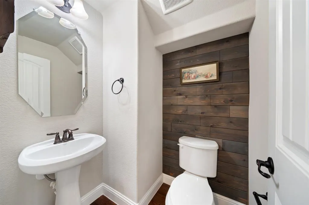 7705 Lake Worth Cove