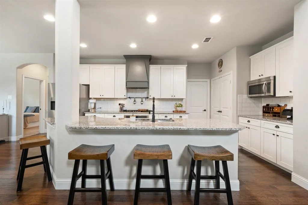 7705 Lake Worth Cove