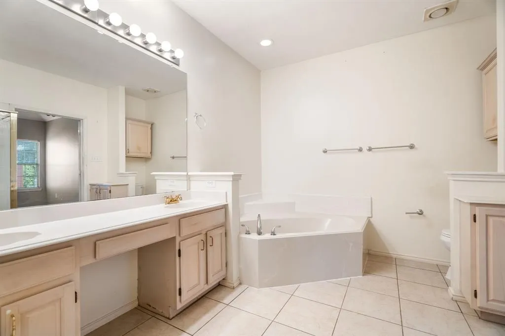 3113 Candide Lane