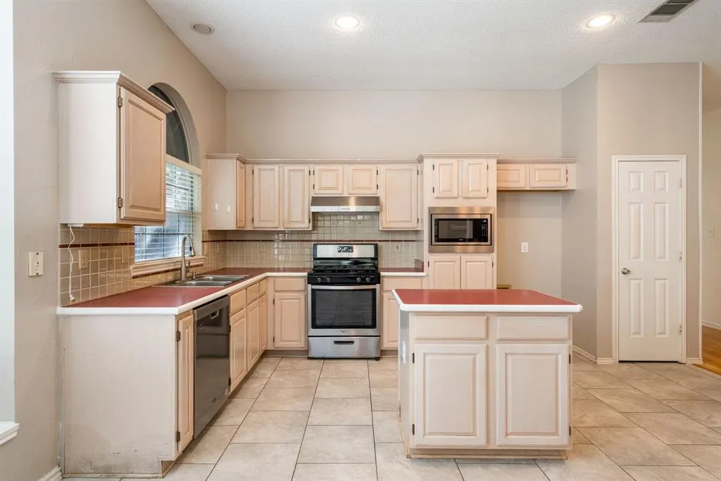 3113 Candide Lane