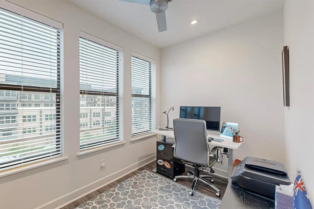 1813 Park Avenue, #204