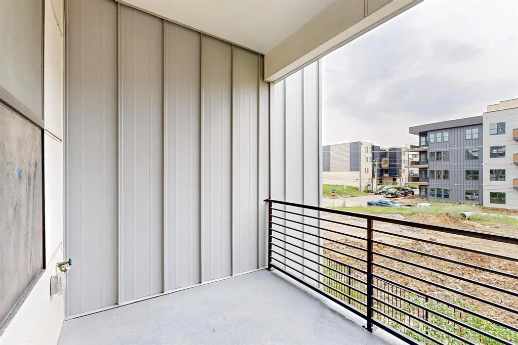 1813 Park Avenue, #204