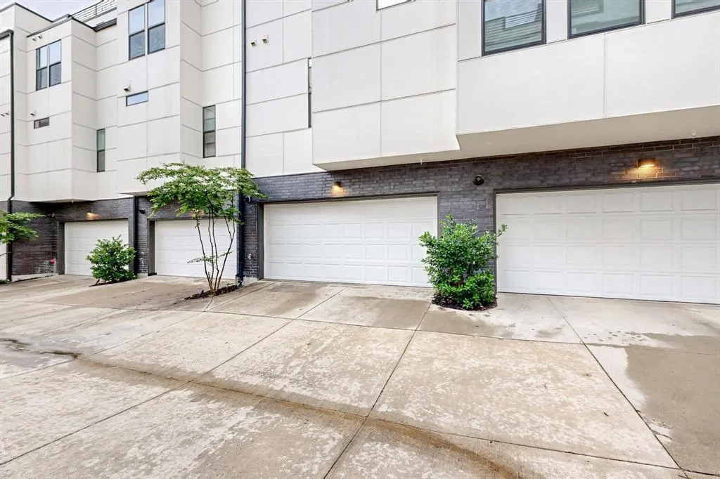 1813 Park Avenue, #204