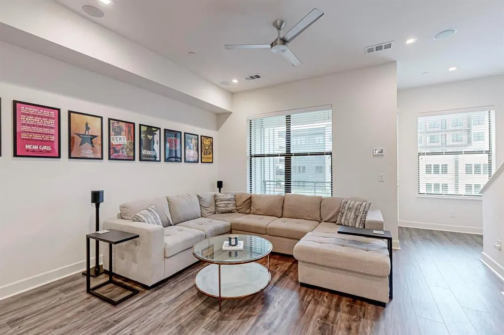 1813 Park Avenue, #204