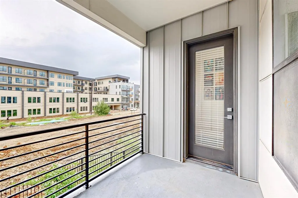 1813 Park Avenue, #204