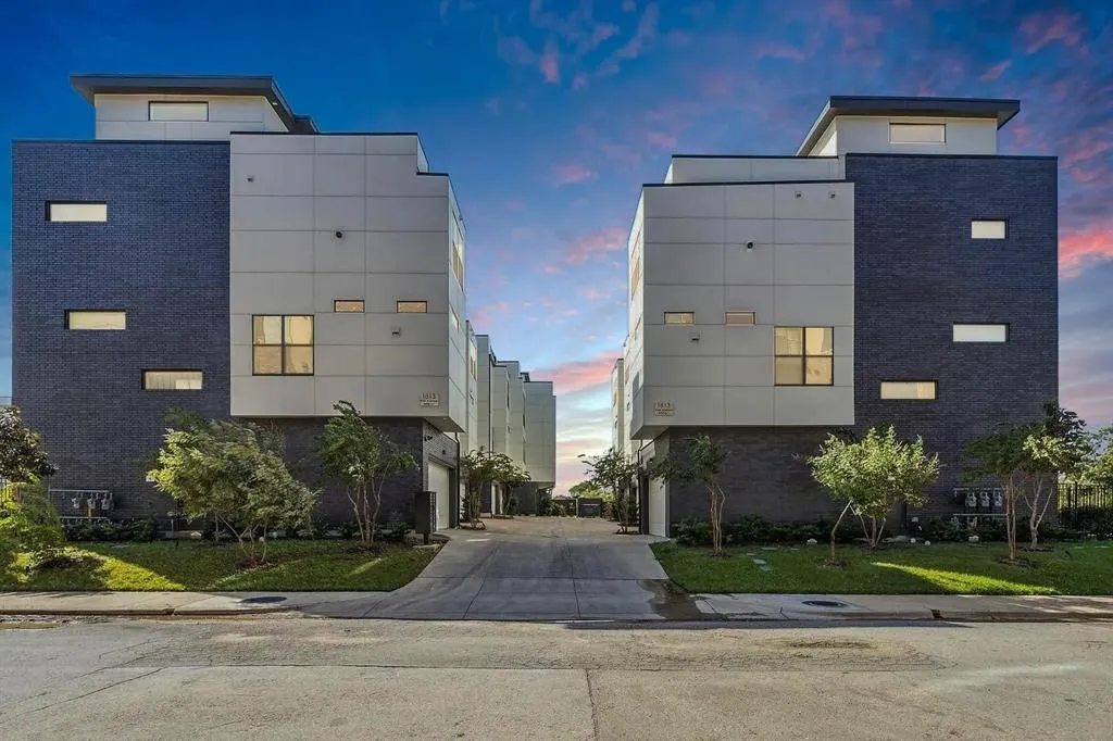 1813 Park Avenue, #204