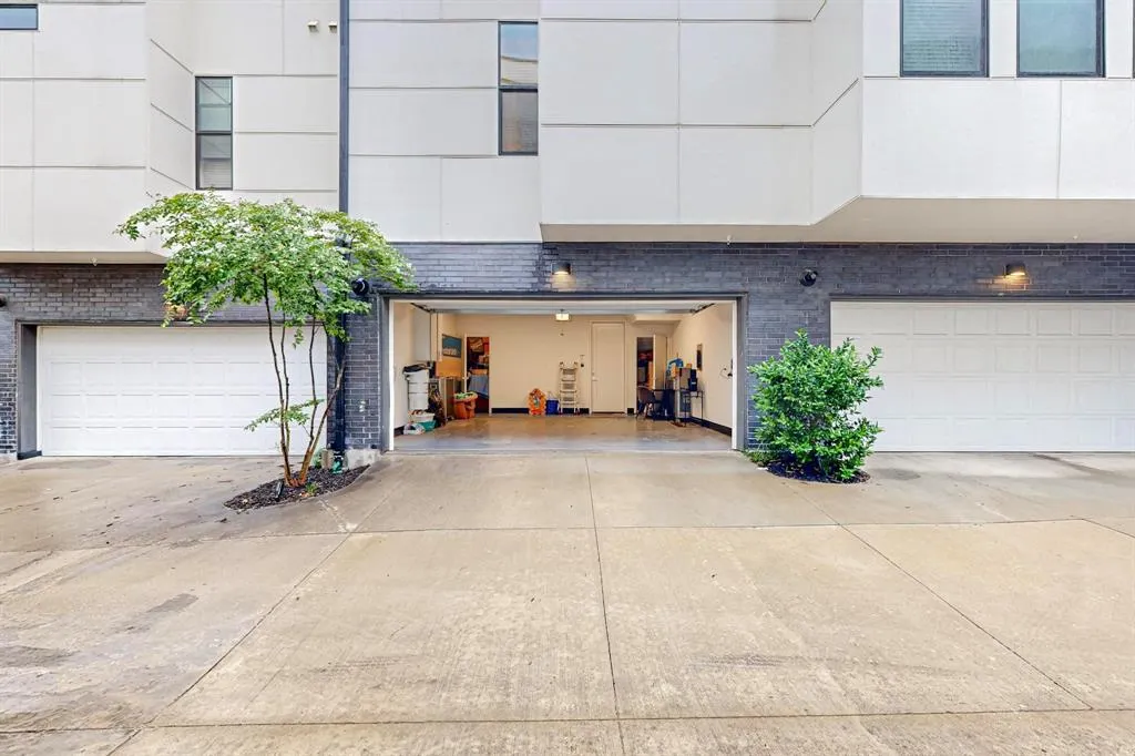 1813 Park Avenue, #204
