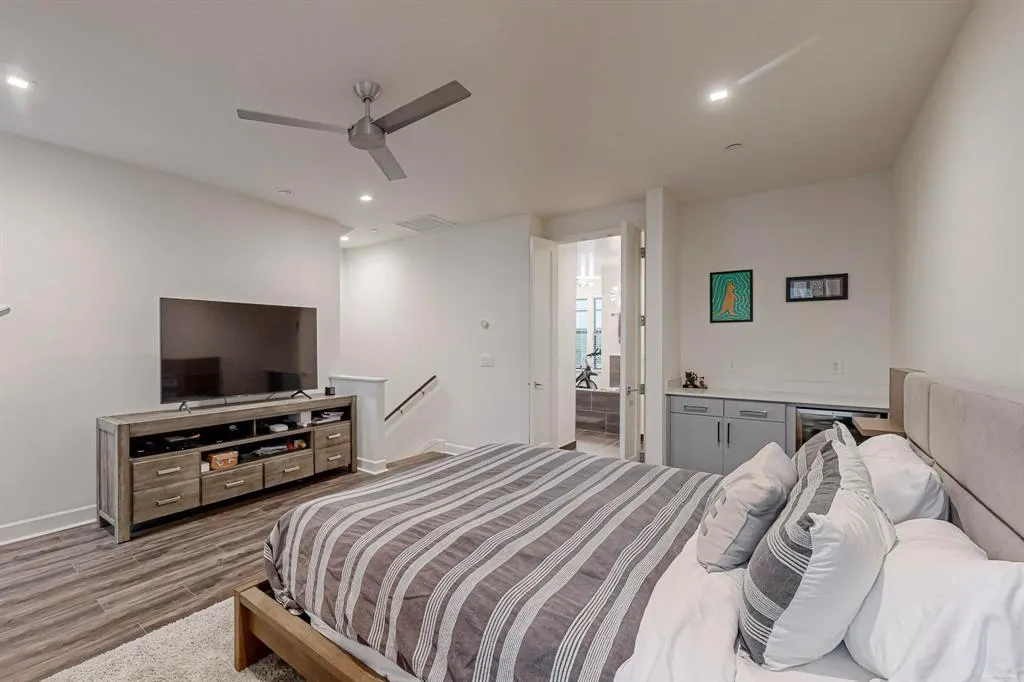 1813 Park Avenue, #204