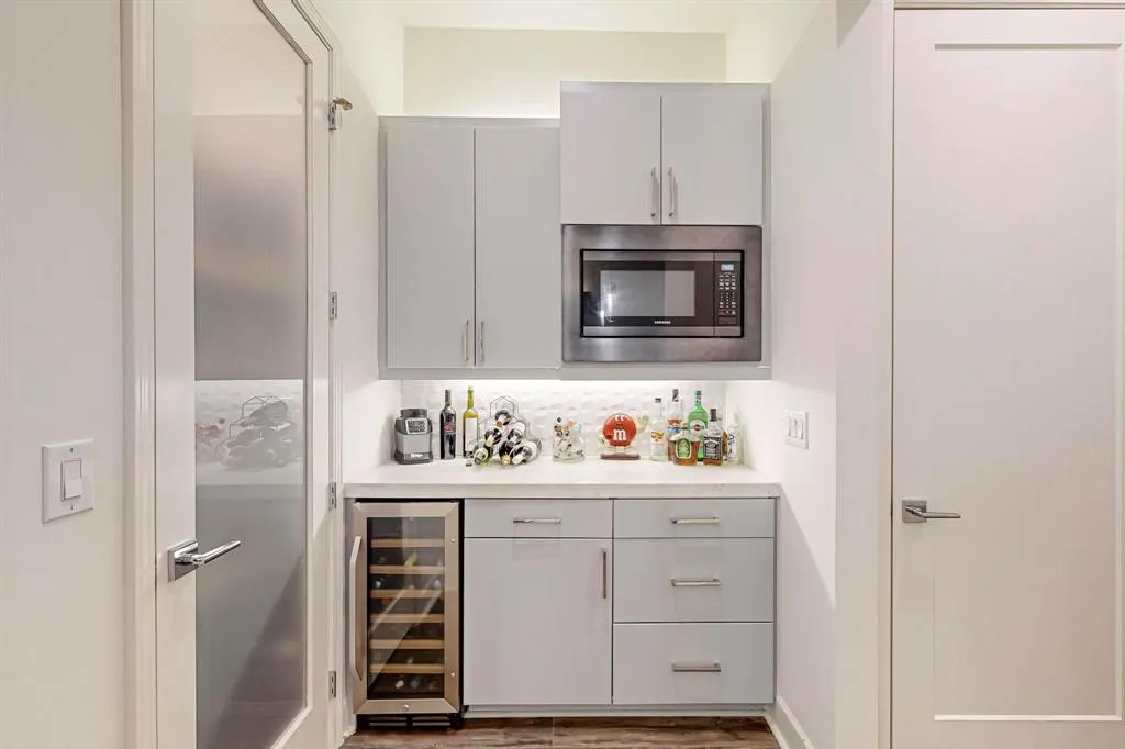 1813 Park Avenue, #204