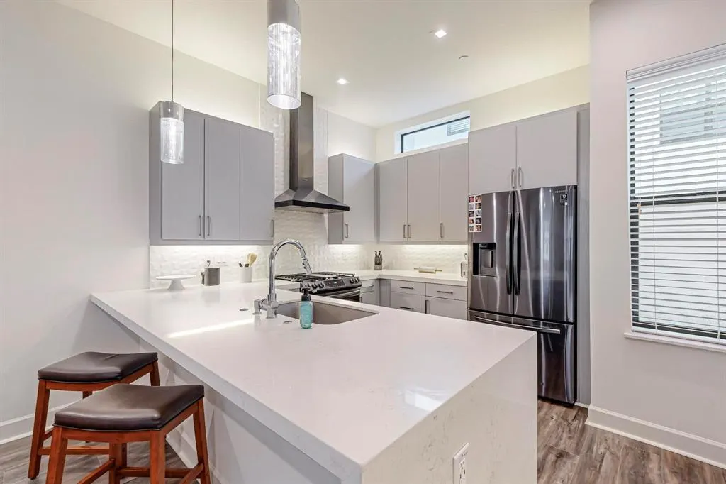 1813 Park Avenue, #204