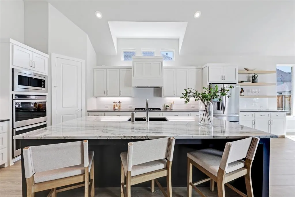 3111 Barefoot Lane