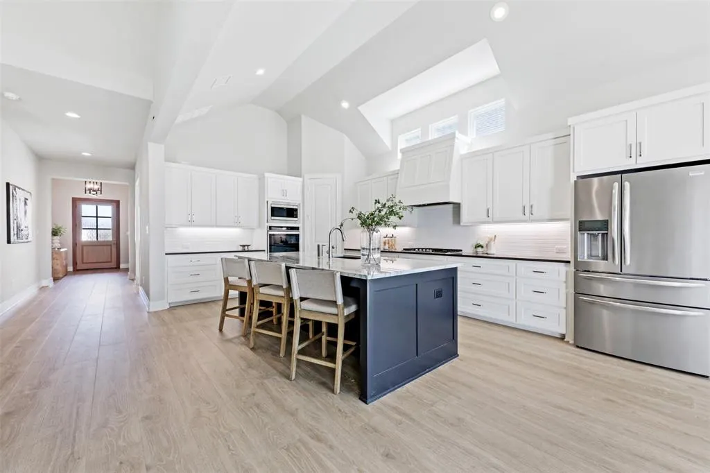 3111 Barefoot Lane