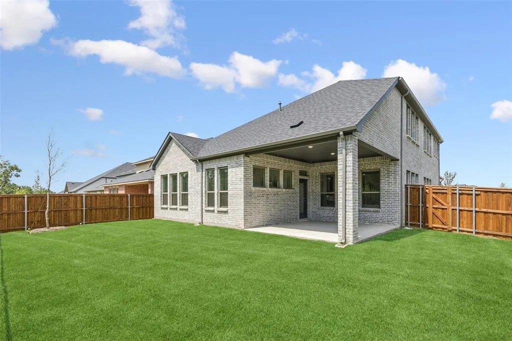 2033 Bluestem Road