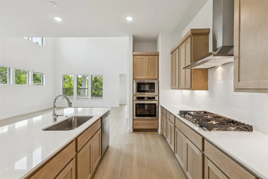 2033 Bluestem Road