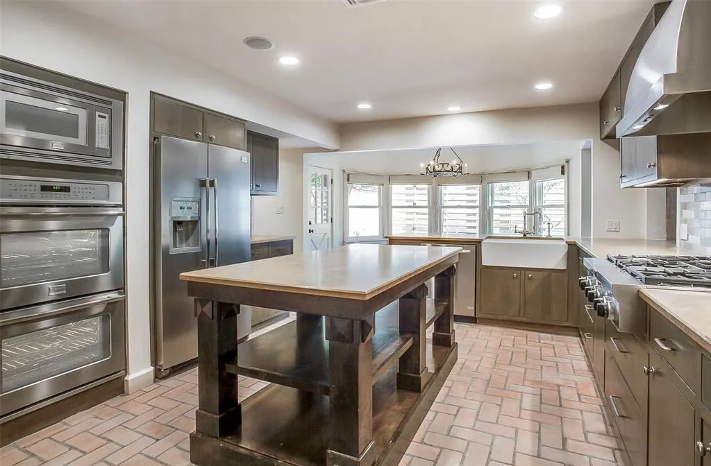 4423 Southcrest Road