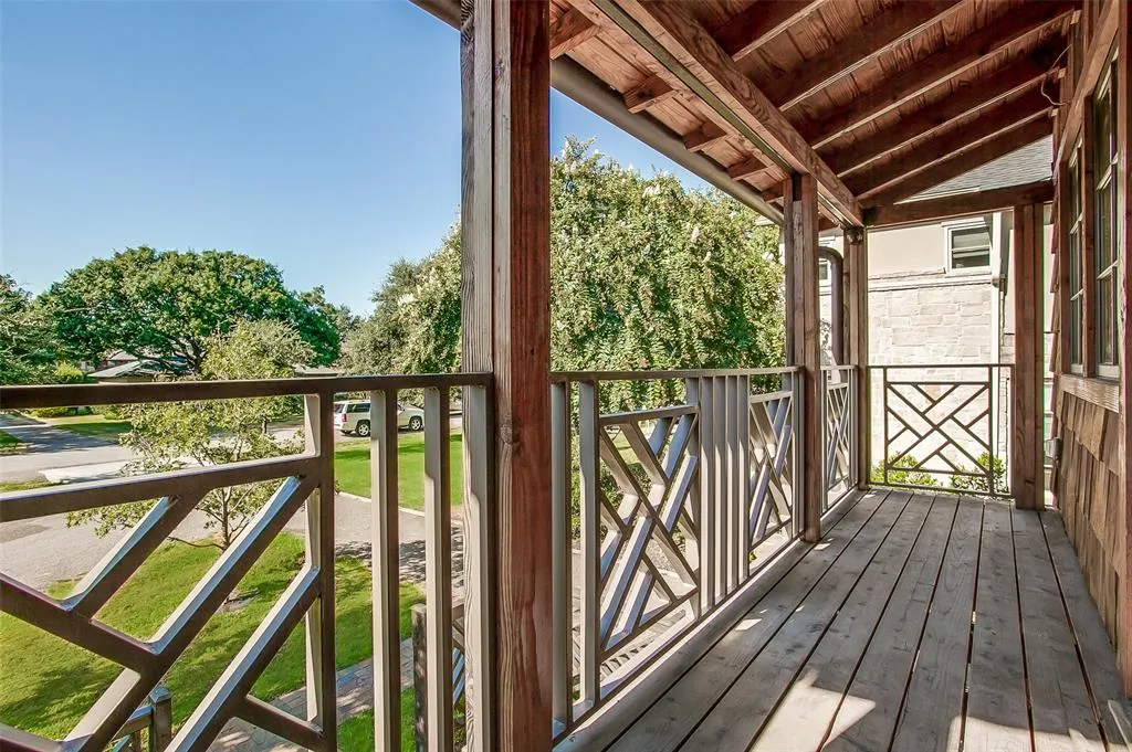 4423 Southcrest Road