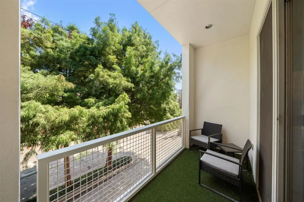 4060 Travis Street, #12