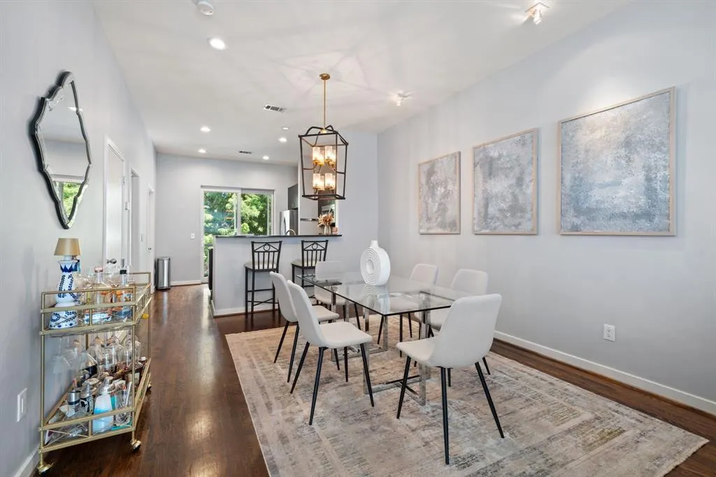 4060 Travis Street, #12