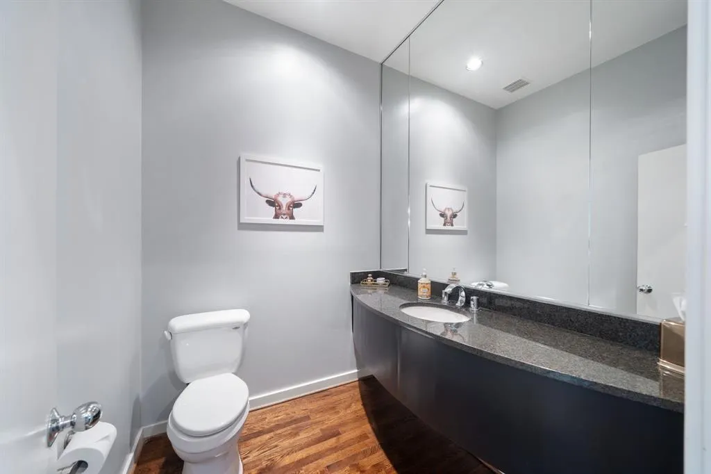 4060 Travis Street, #12