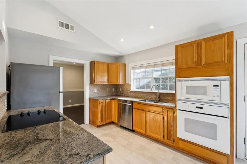 3324 Claymore Drive