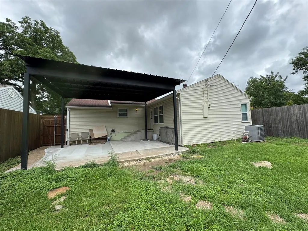 2318 Fenwick Drive