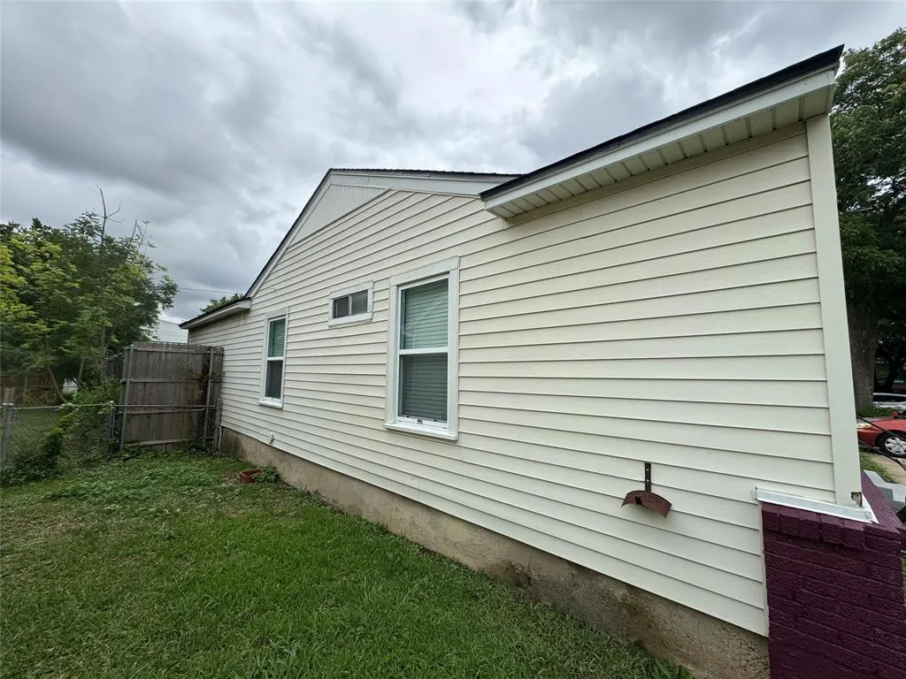 2318 Fenwick Drive