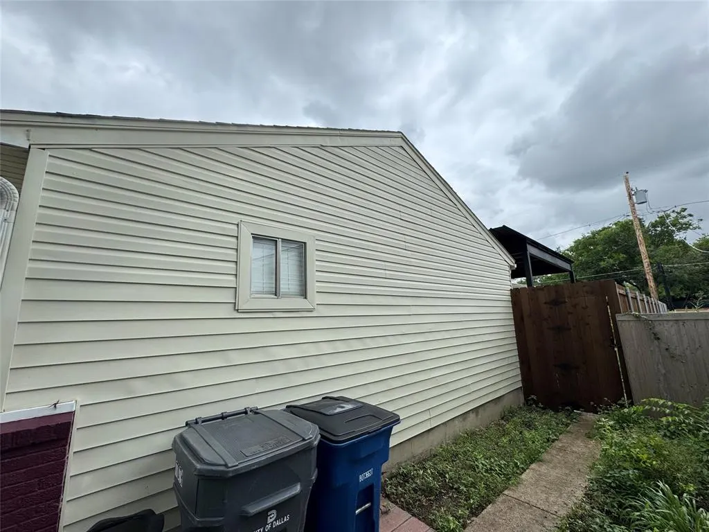 2318 Fenwick Drive