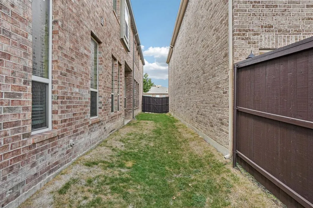 7305 Rockford Court