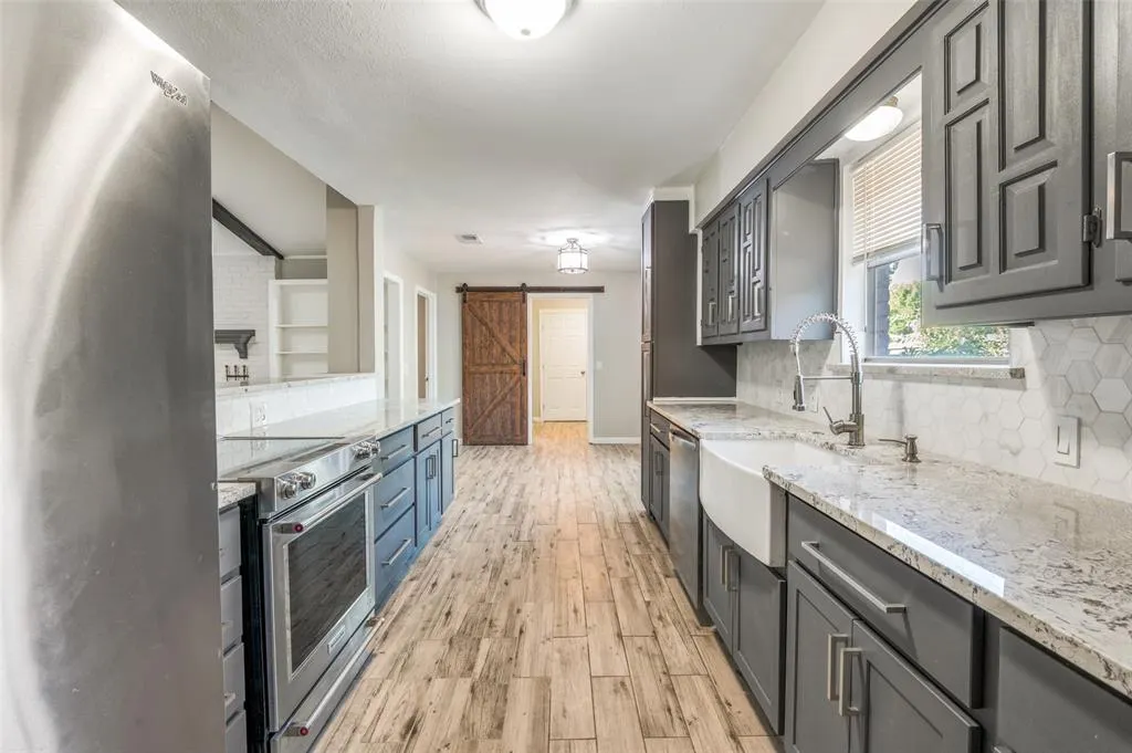 2720 Grandview Drive