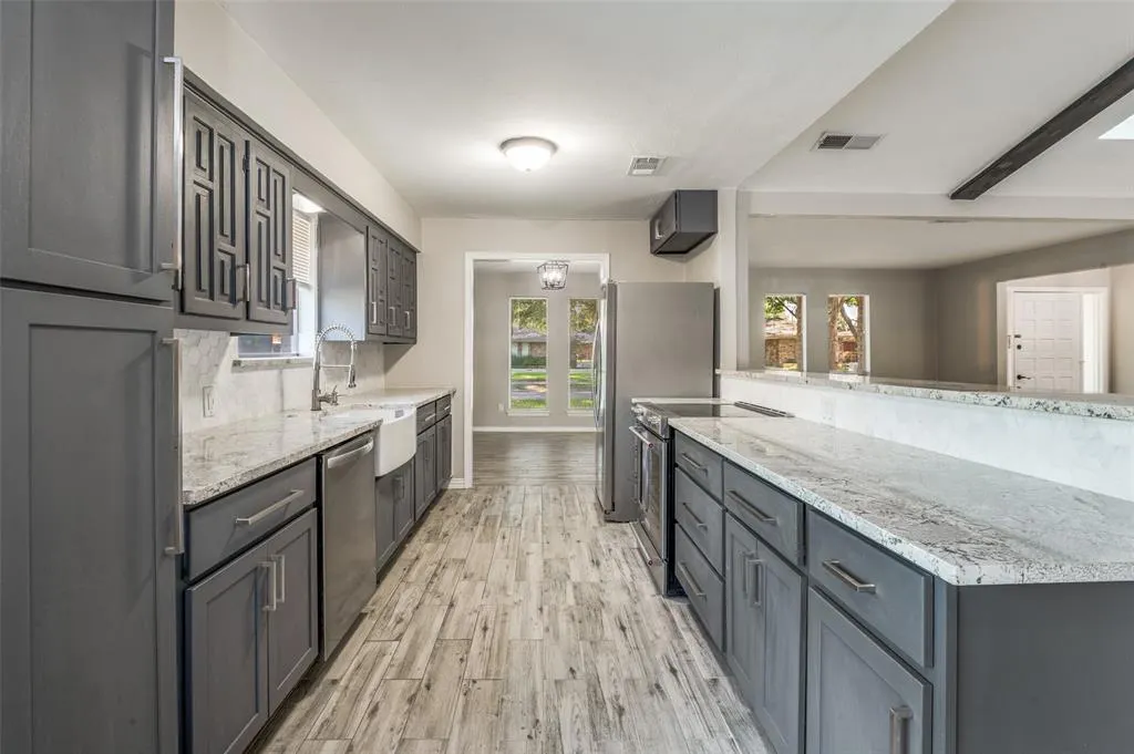 2720 Grandview Drive