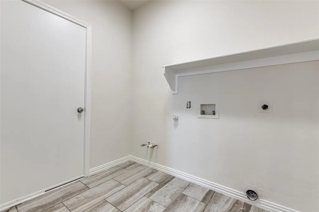 8806 Merlin Court