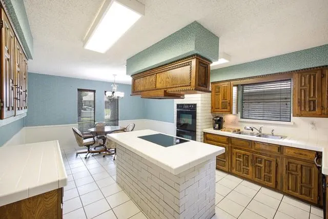 2421 Fairview Drive