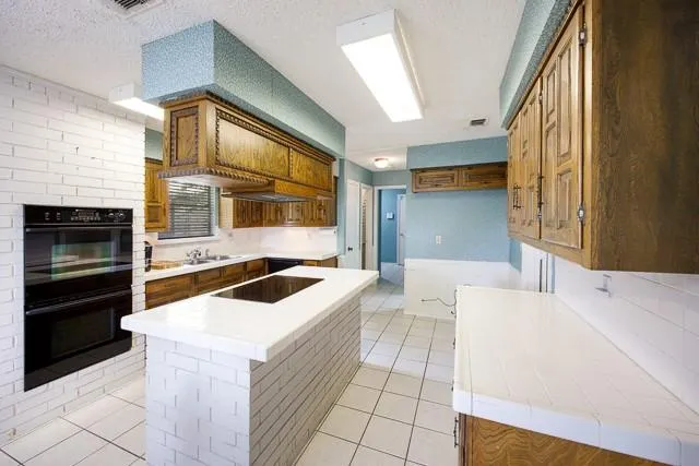 2421 Fairview Drive