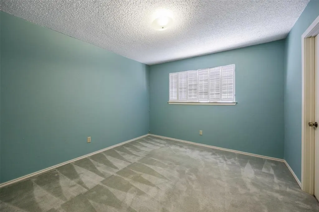 2421 Fairview Drive