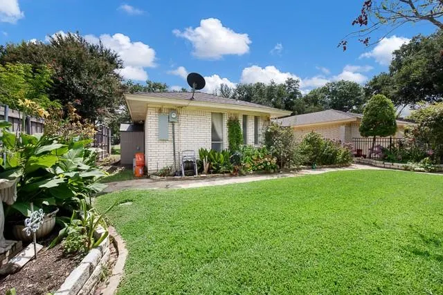 2421 Fairview Drive