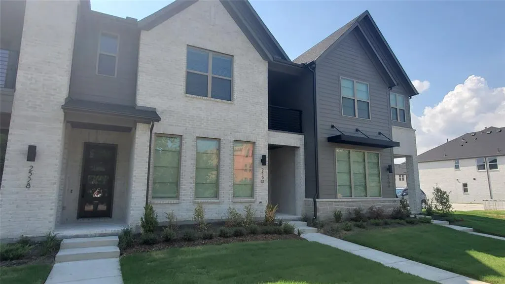 2530 Campden Mews