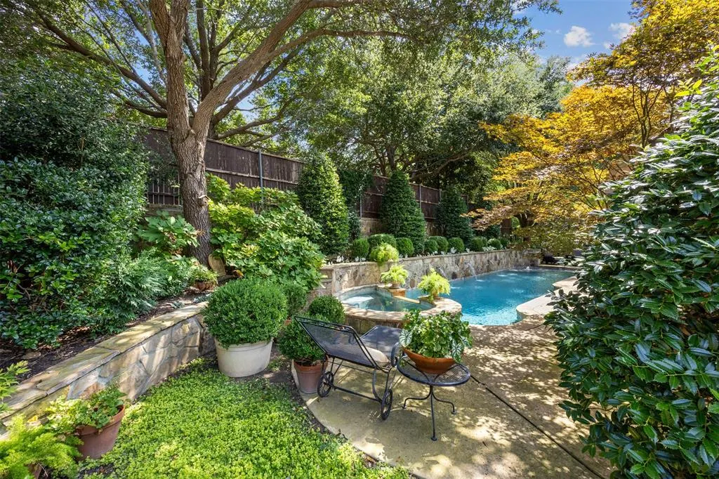 1500 Litchfield Drive