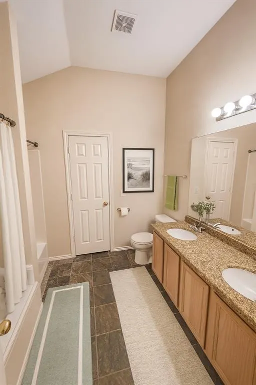 2222 Spruce Circle