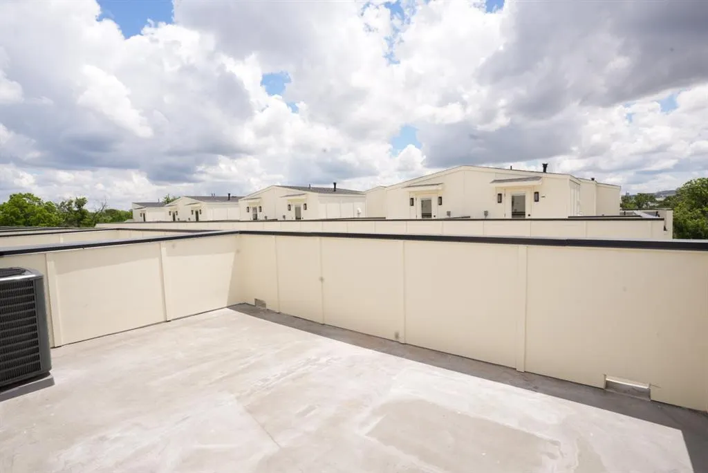 7207 Mohawk Drive, #201