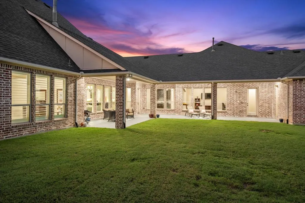 2060 Willow Bend Court