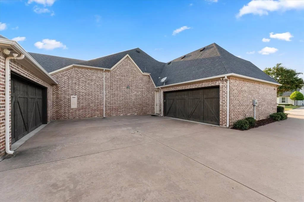 2060 Willow Bend Court