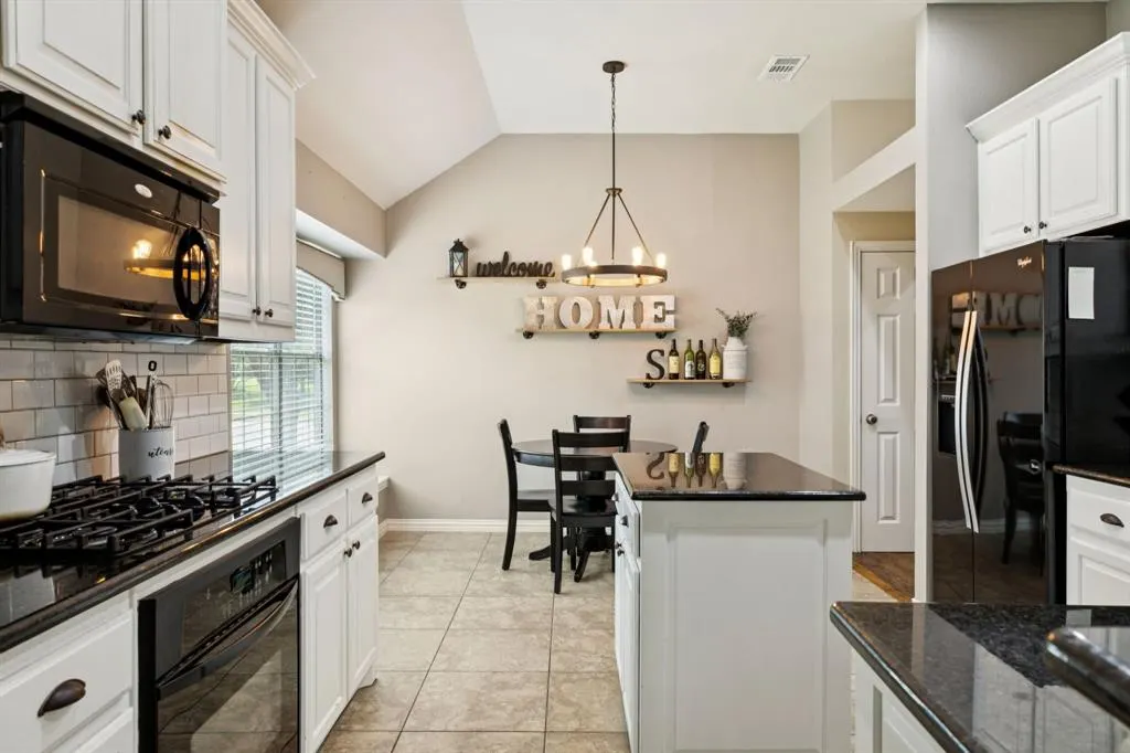 910 Fox Ridge Trail